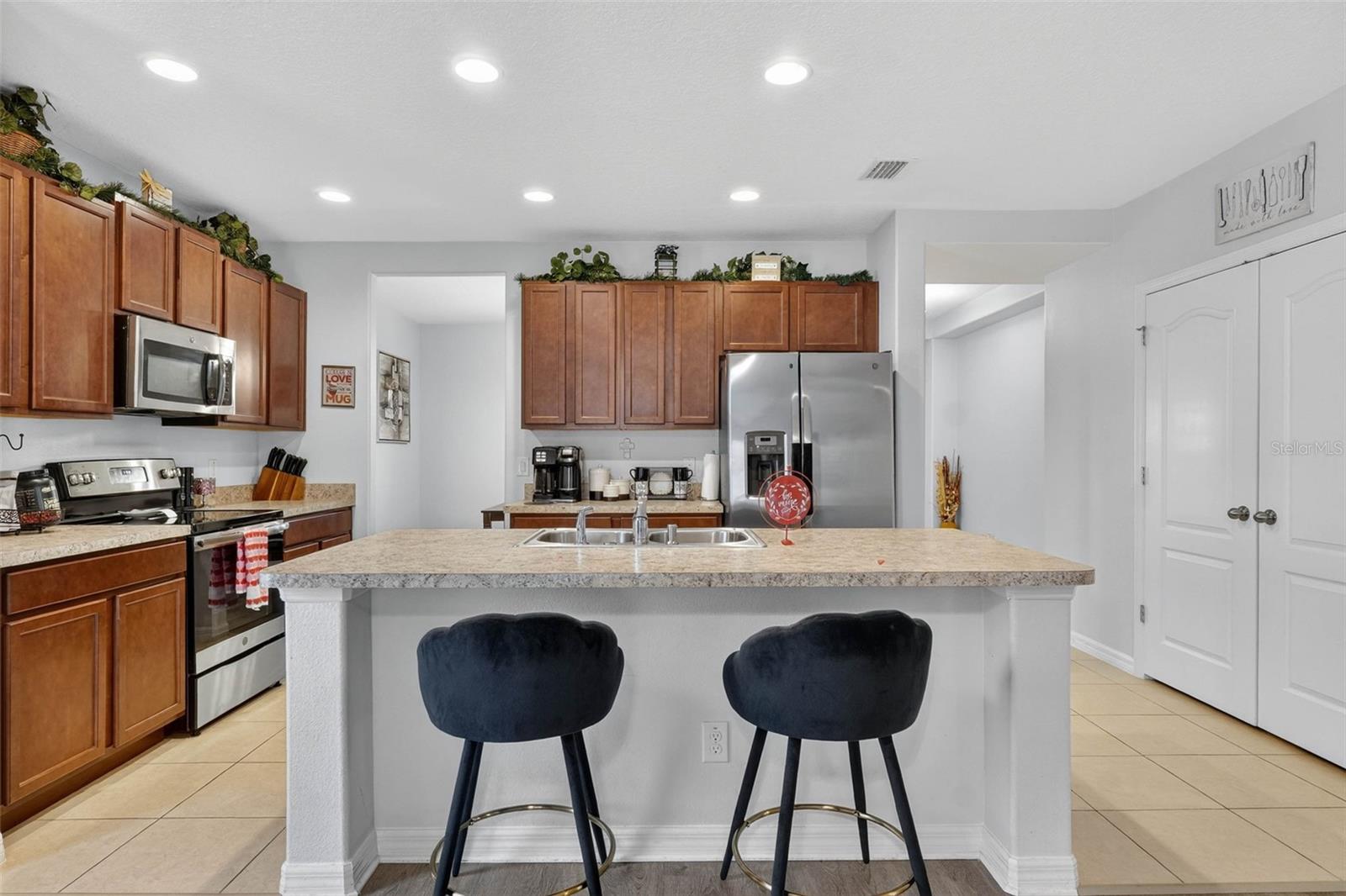 Image 13 of 55 For 983 Benjamin Trail