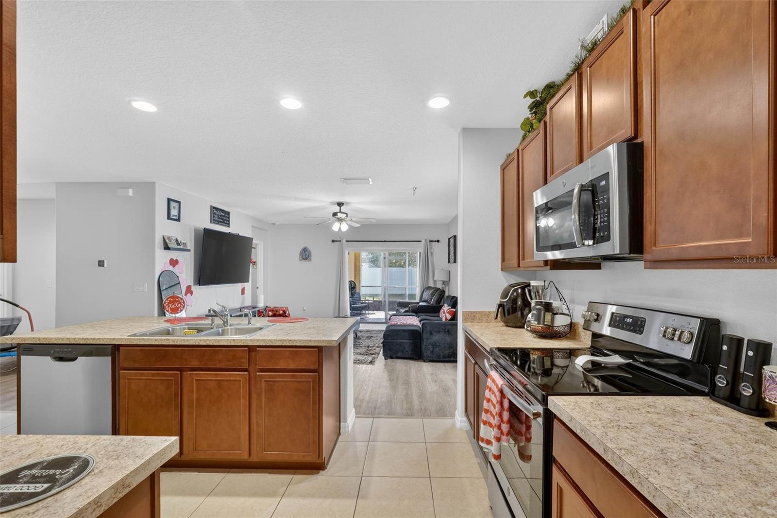 Image 14 of 55 For 983 Benjamin Trail