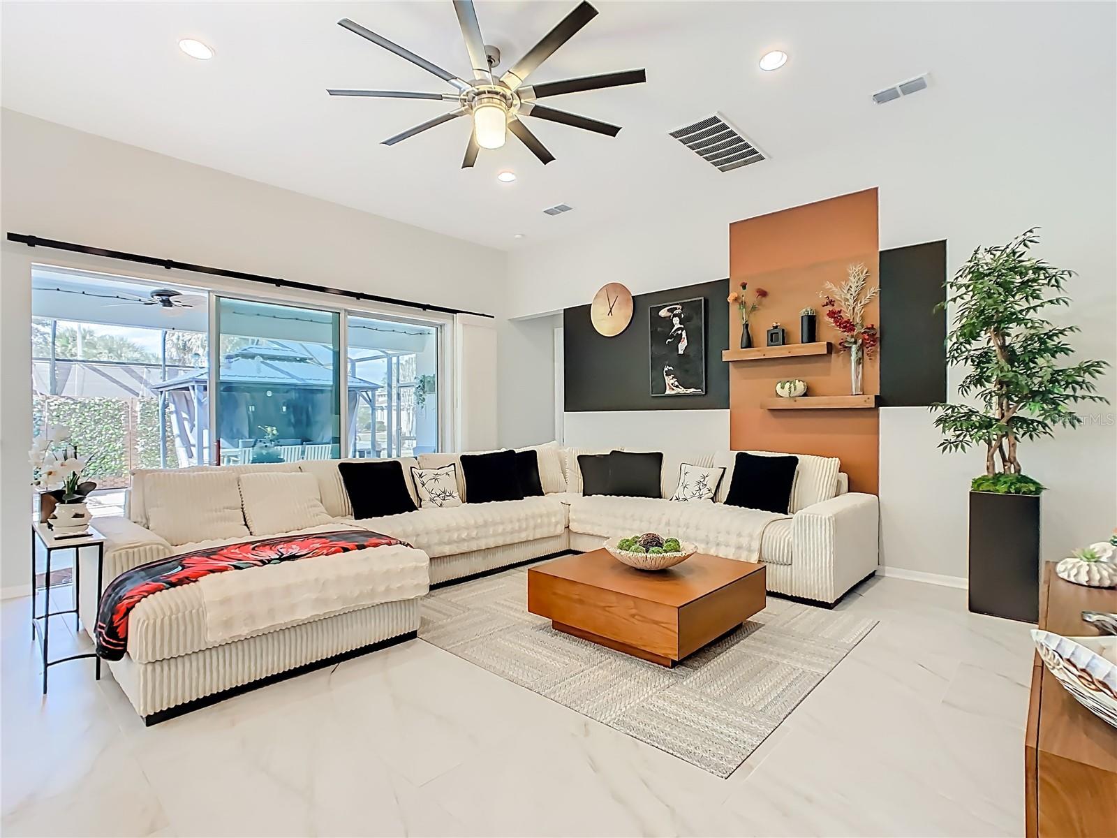 Image 6 of 86 For 790 Carmel Lane