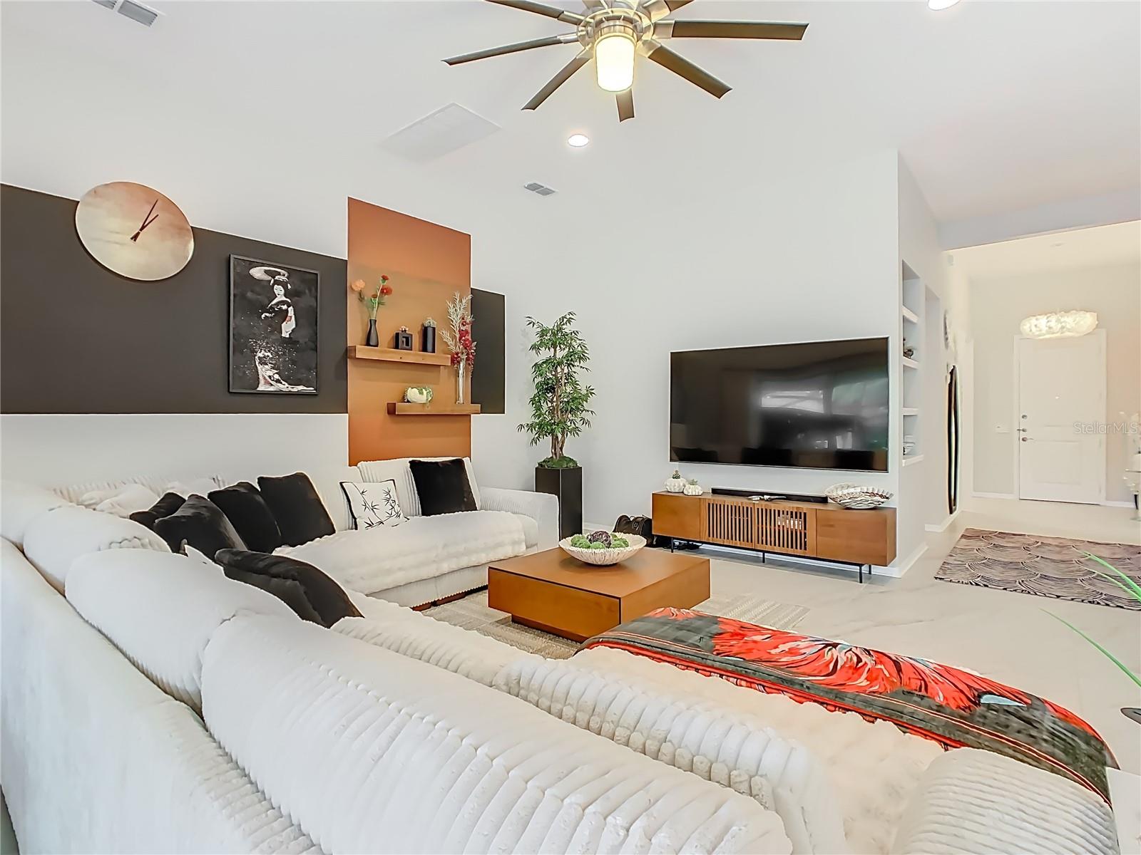 Image 7 of 86 For 790 Carmel Lane