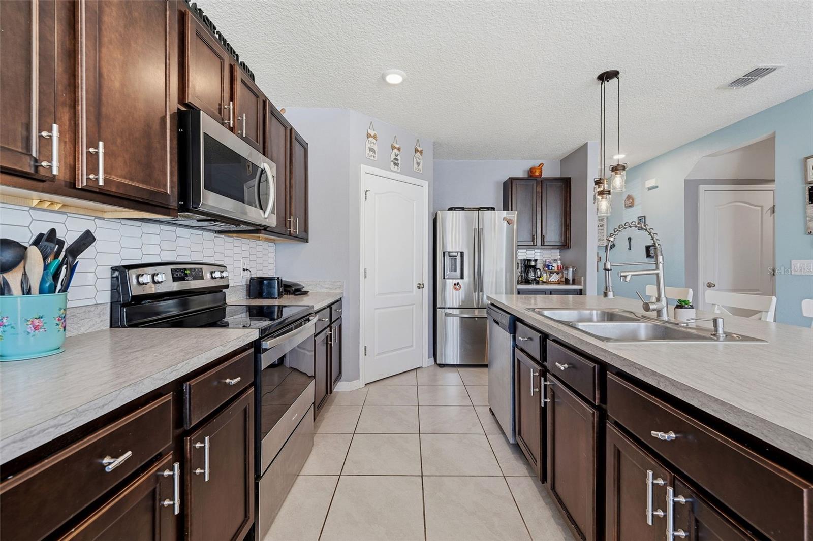 Image 16 of 40 For 1526 White Hawk Way