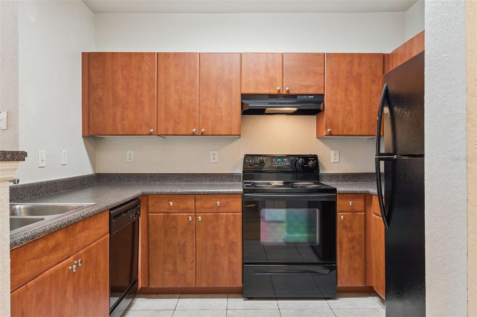 Image 11 of 39 For 202 South Street 4049