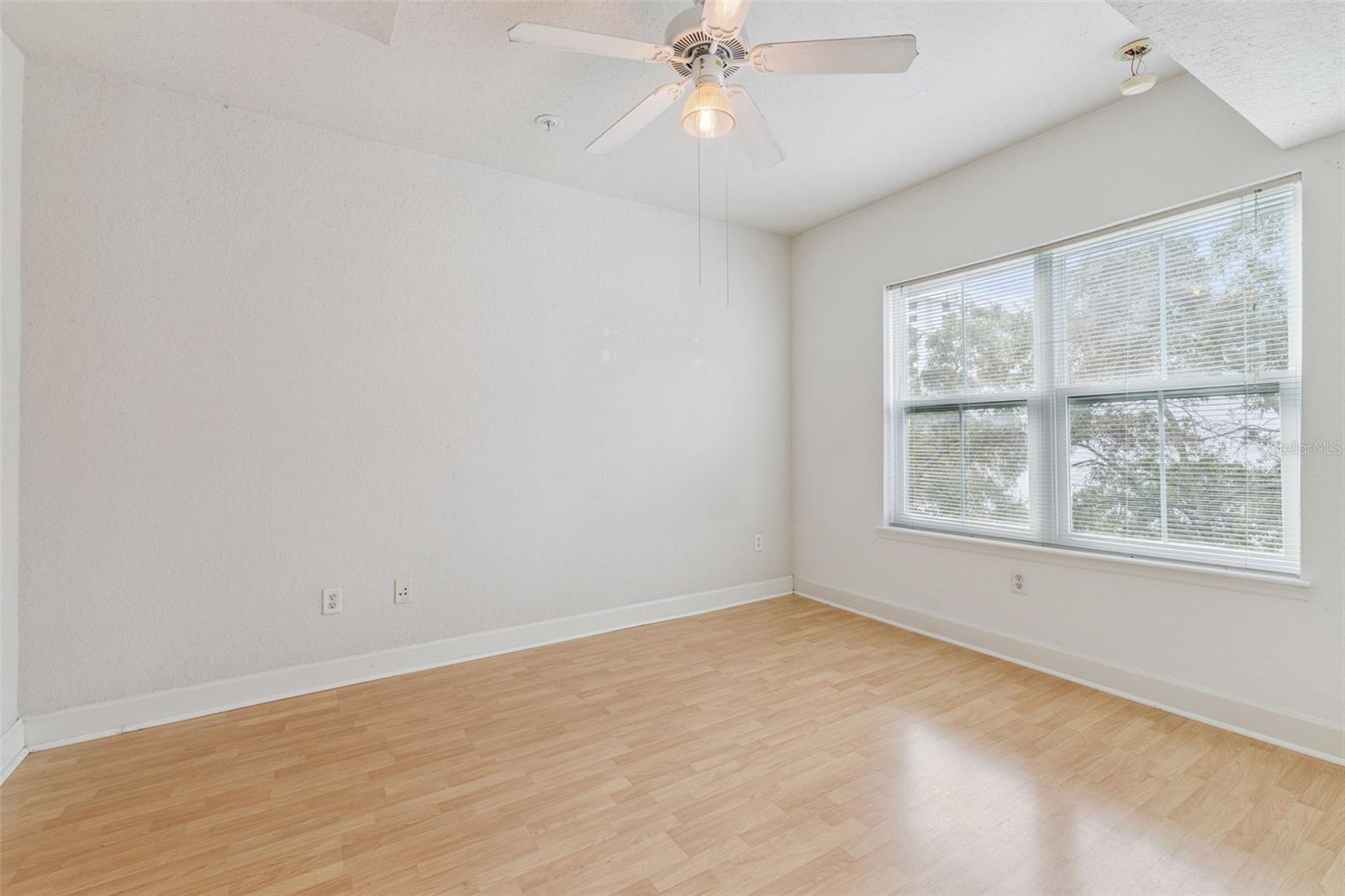 Image 15 of 39 For 202 South Street 4049