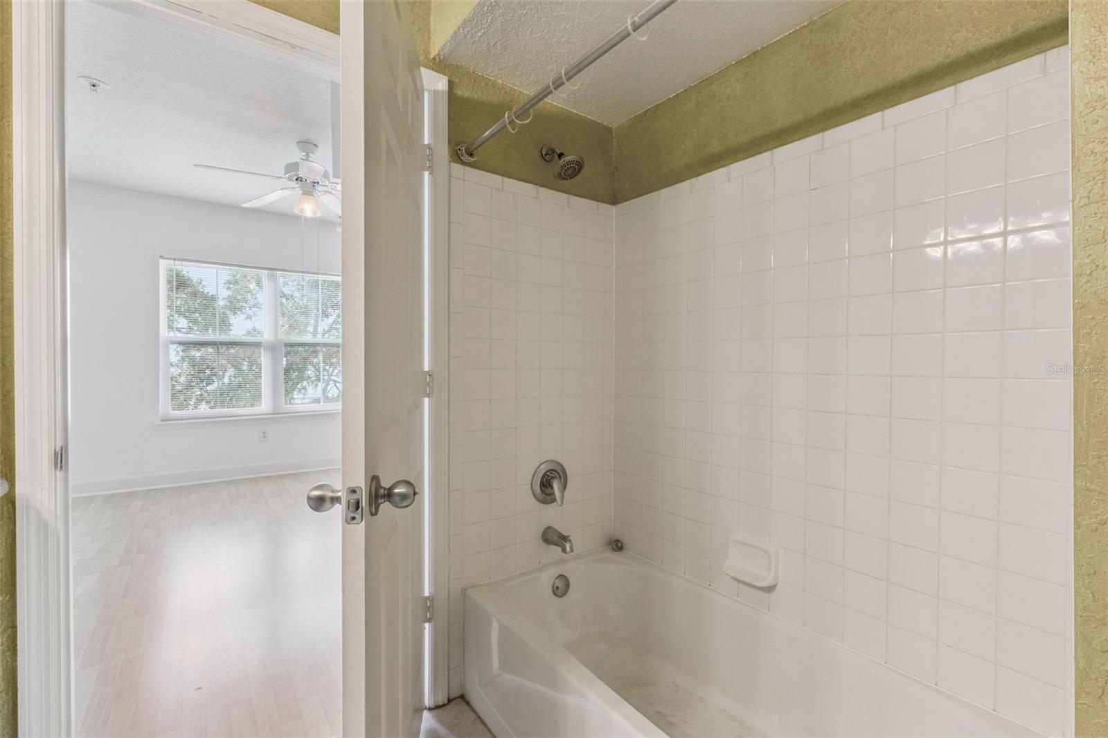 Image 18 of 39 For 202 South Street 4049