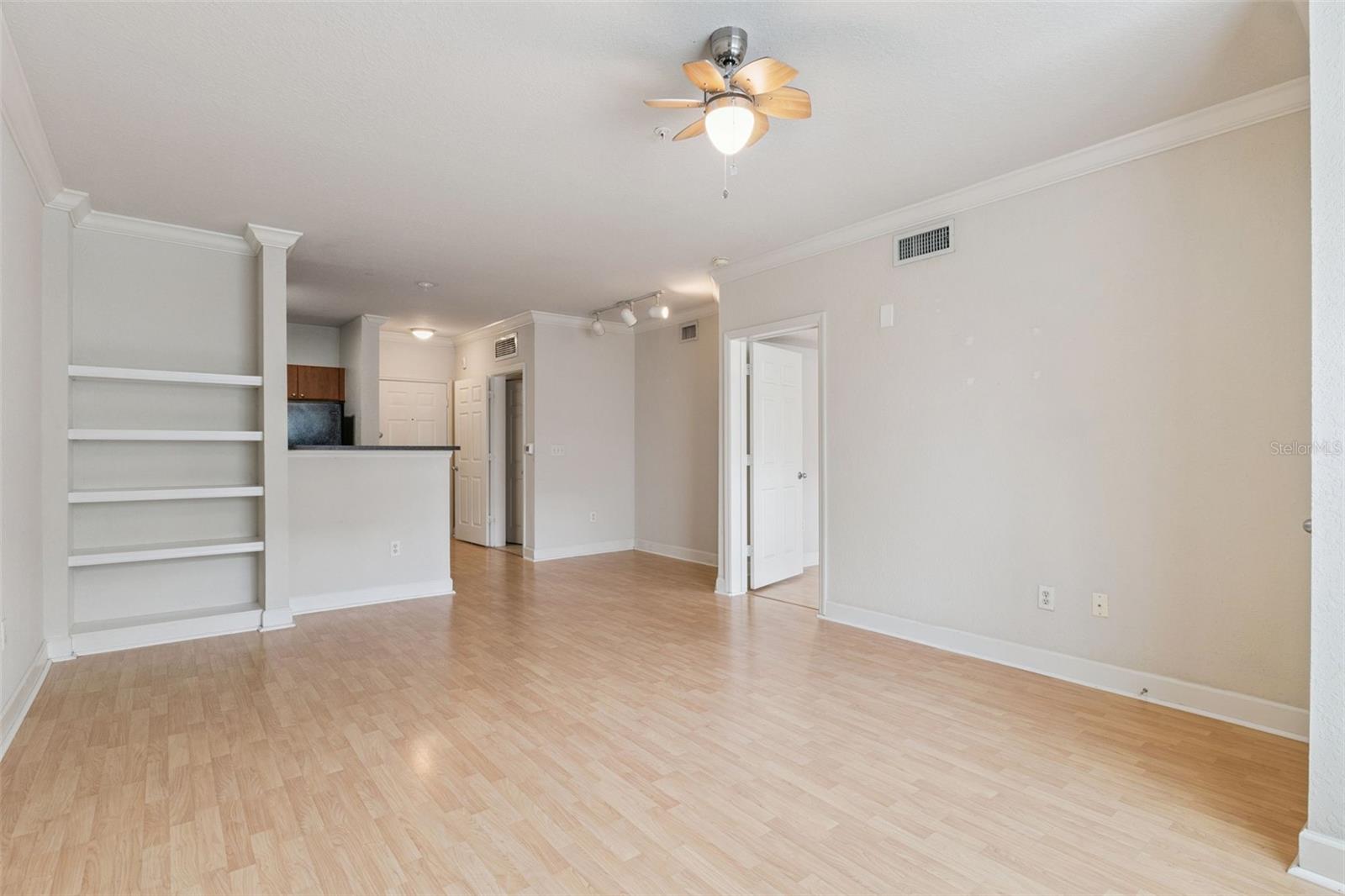 Image 4 of 39 For 202 South Street 4049