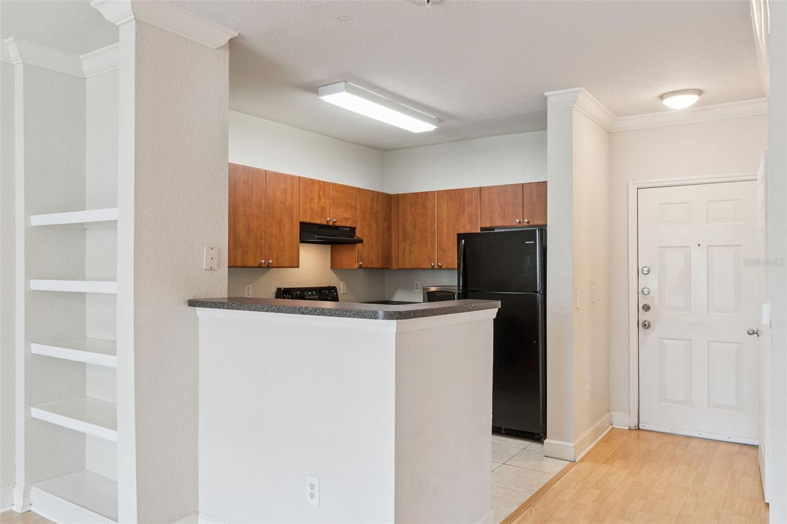 Image 7 of 39 For 202 South Street 4049