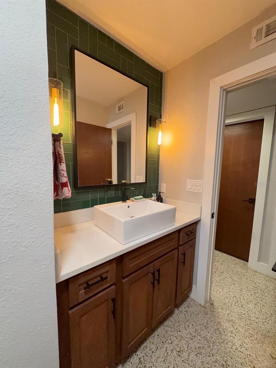 Image 11 of 18 For 402 Doolittle Street