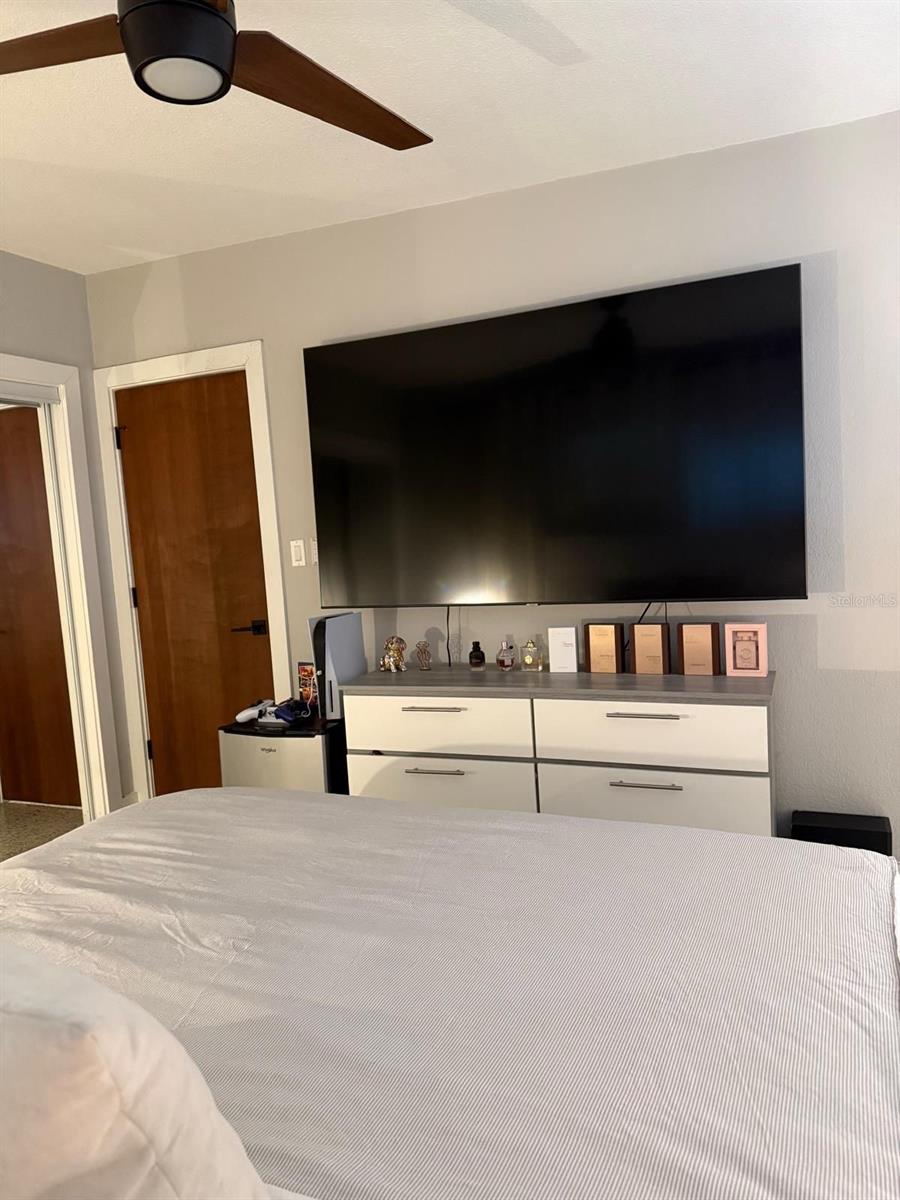 Image 15 of 18 For 402 Doolittle Street