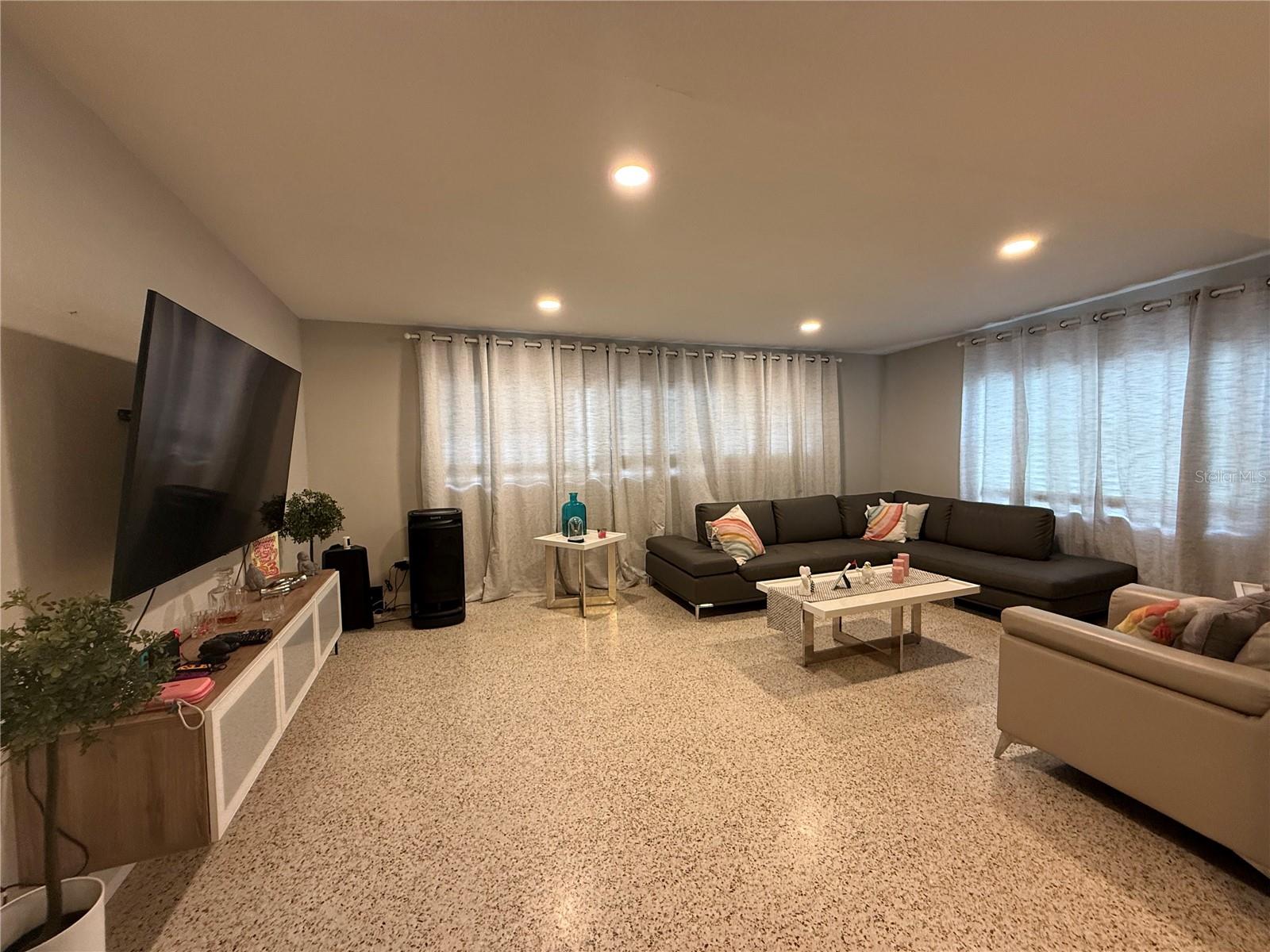 Image 5 of 18 For 402 Doolittle Street