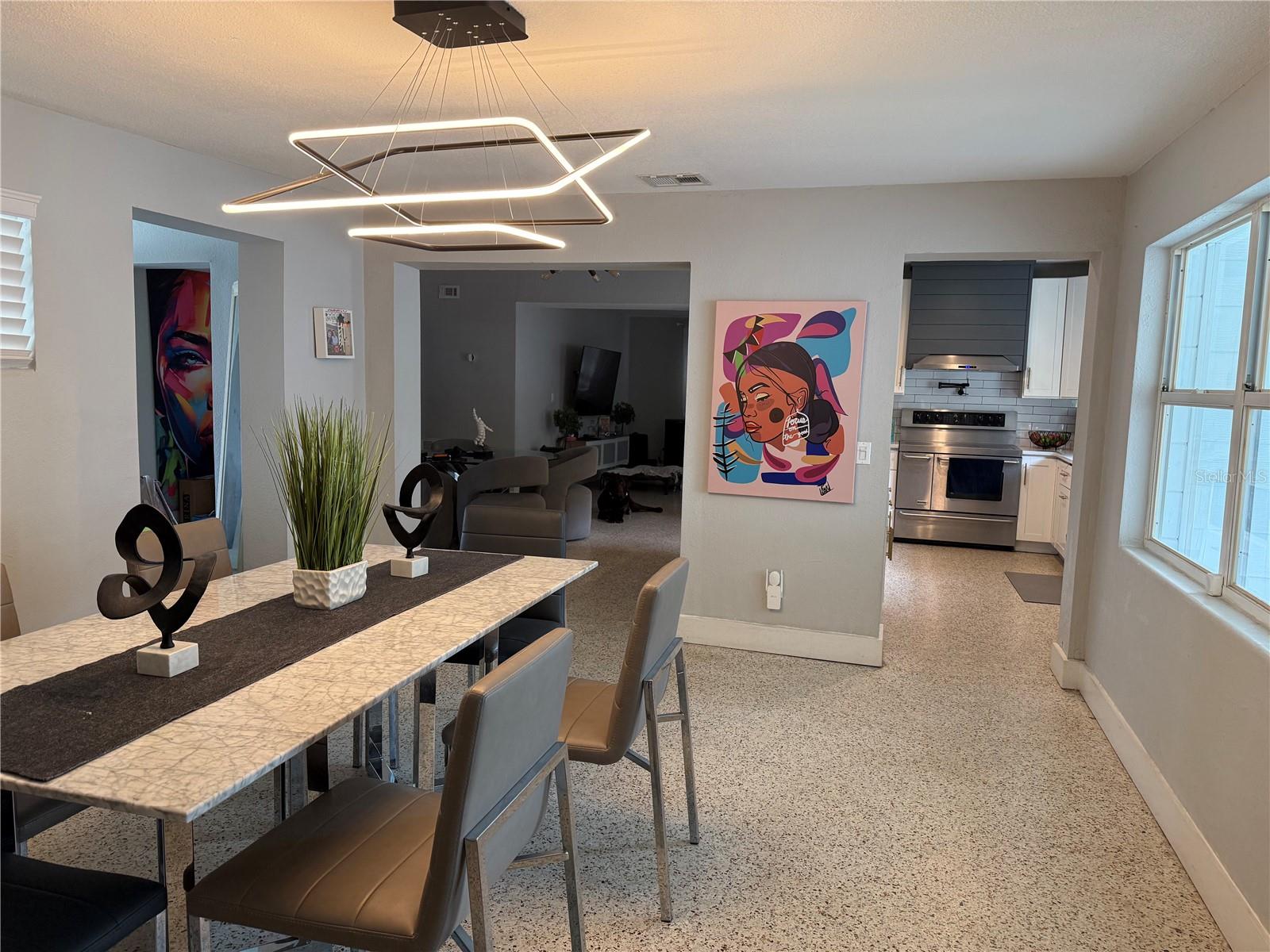 Image 7 of 18 For 402 Doolittle Street