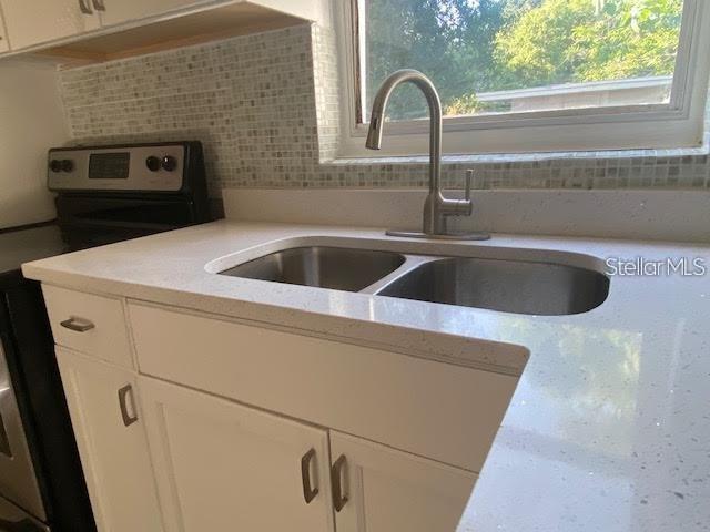 Image 13 of 29 For 907 Columbia Street