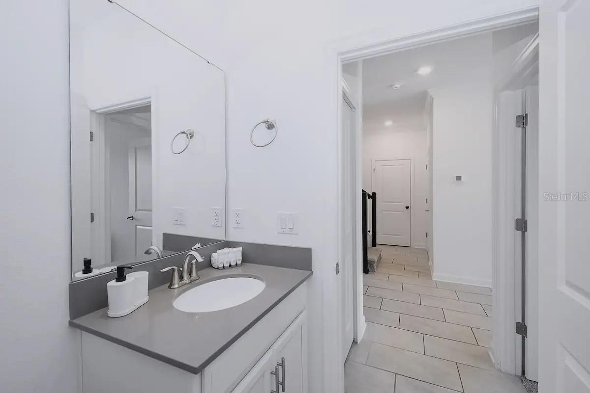 Image 21 of 29 For 3028 Protagonist Street