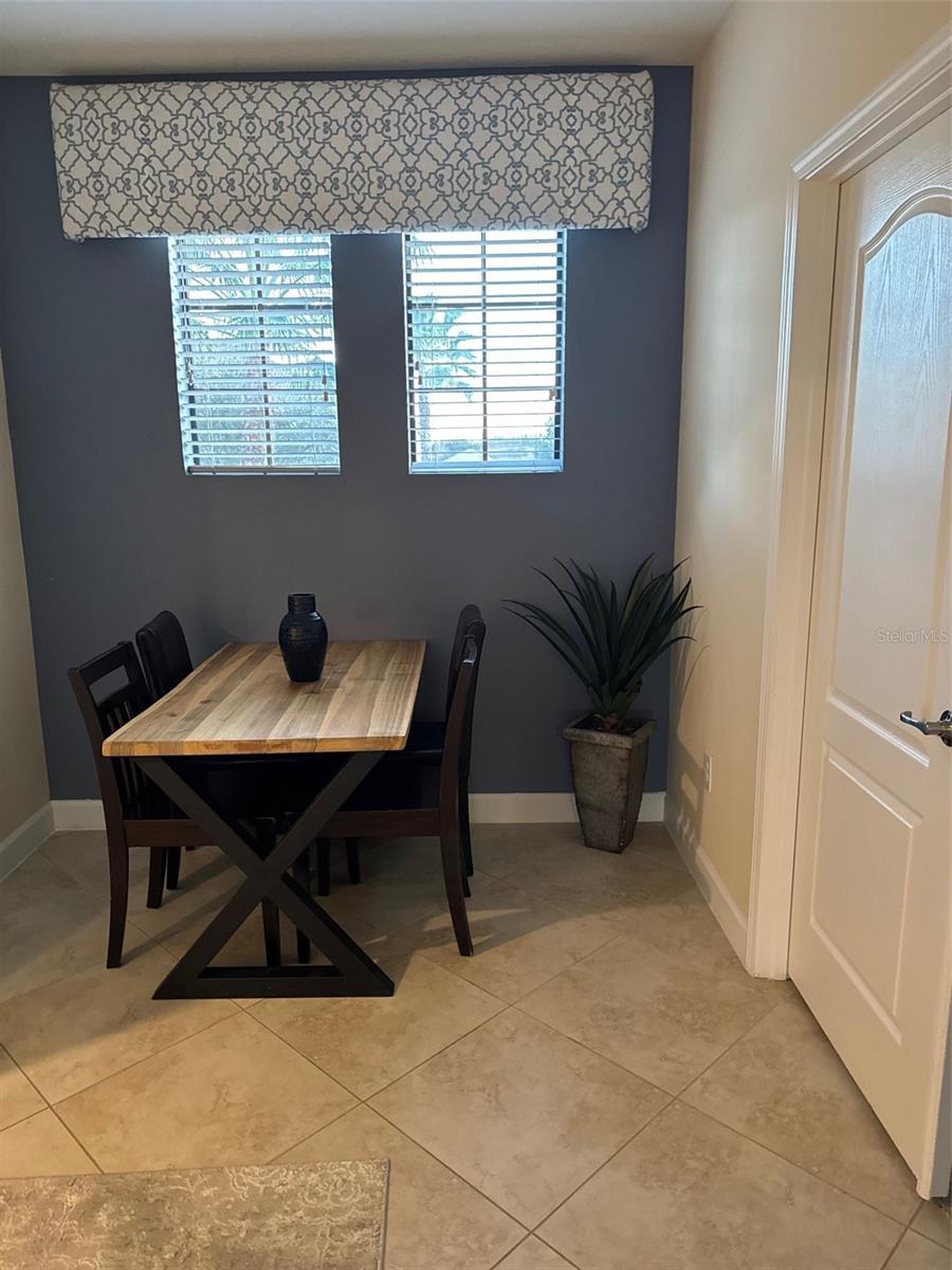 Image 7 of 38 For 8945 Azalea Sands Lane 8945