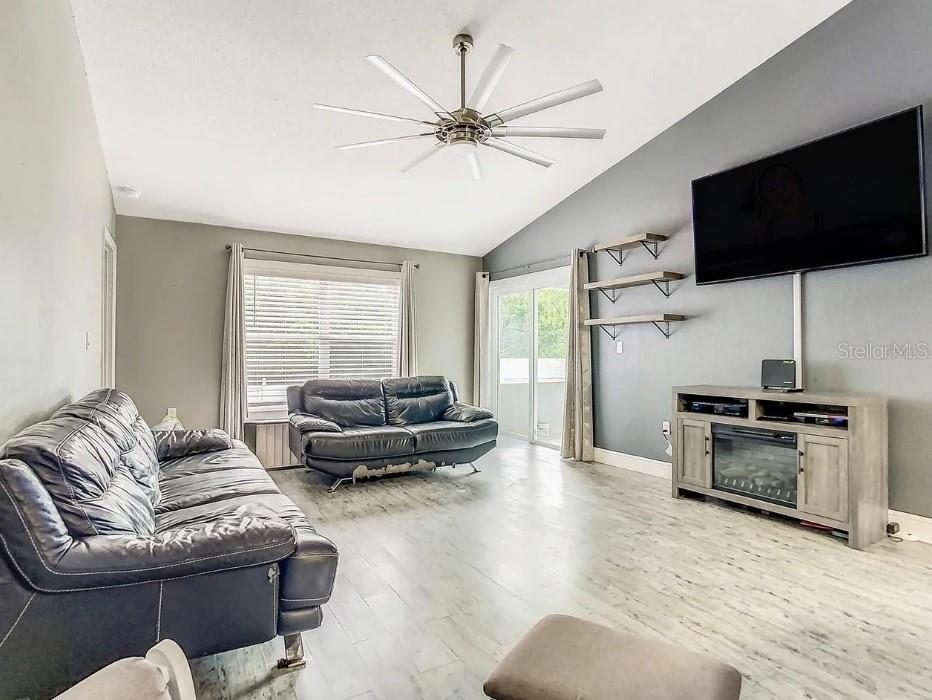 Image 6 of 8 For 732 16th Street