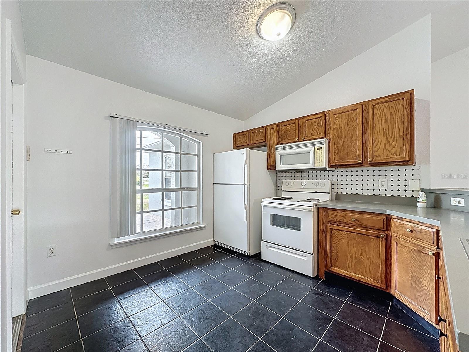 Image 15 of 42 For 659 Caribou Ct