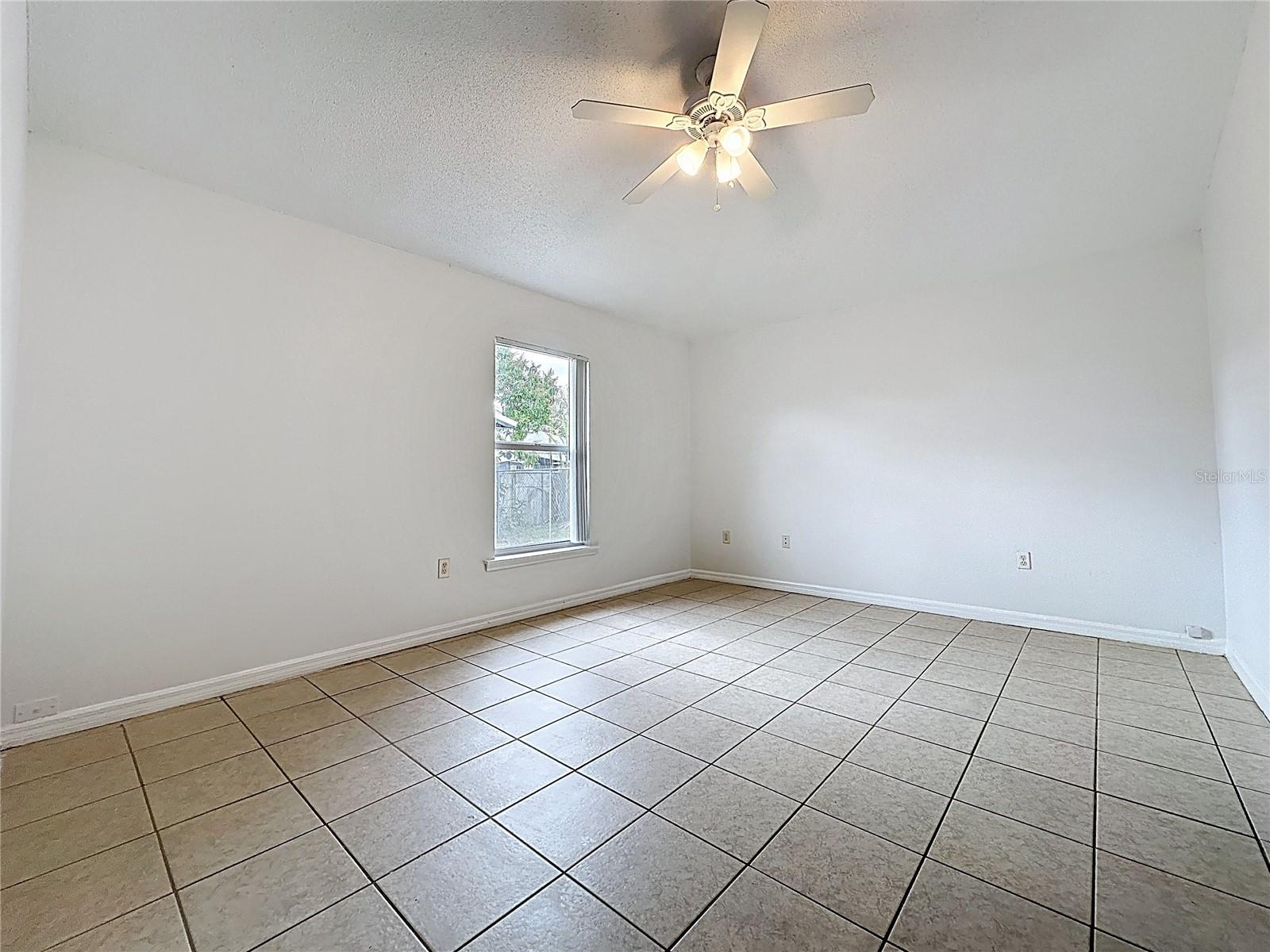 Image 22 of 42 For 659 Caribou Ct