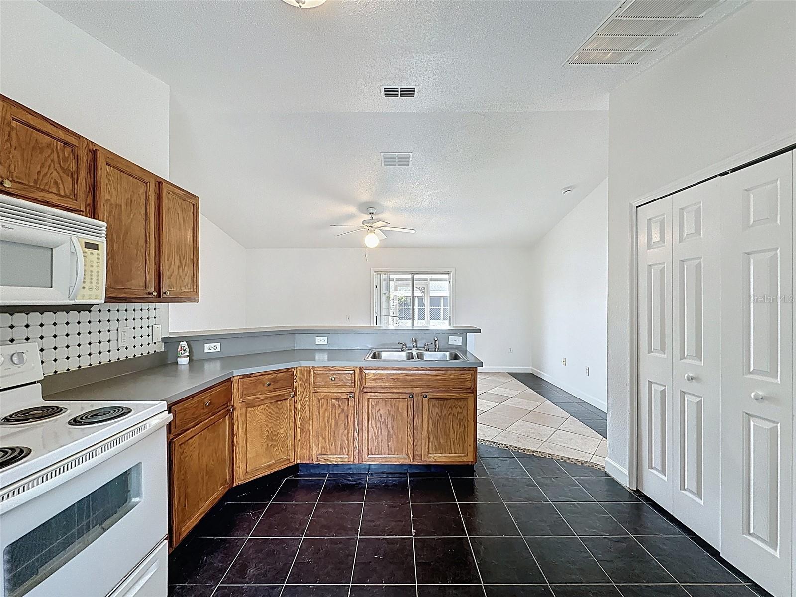 Image 9 of 42 For 659 Caribou Ct