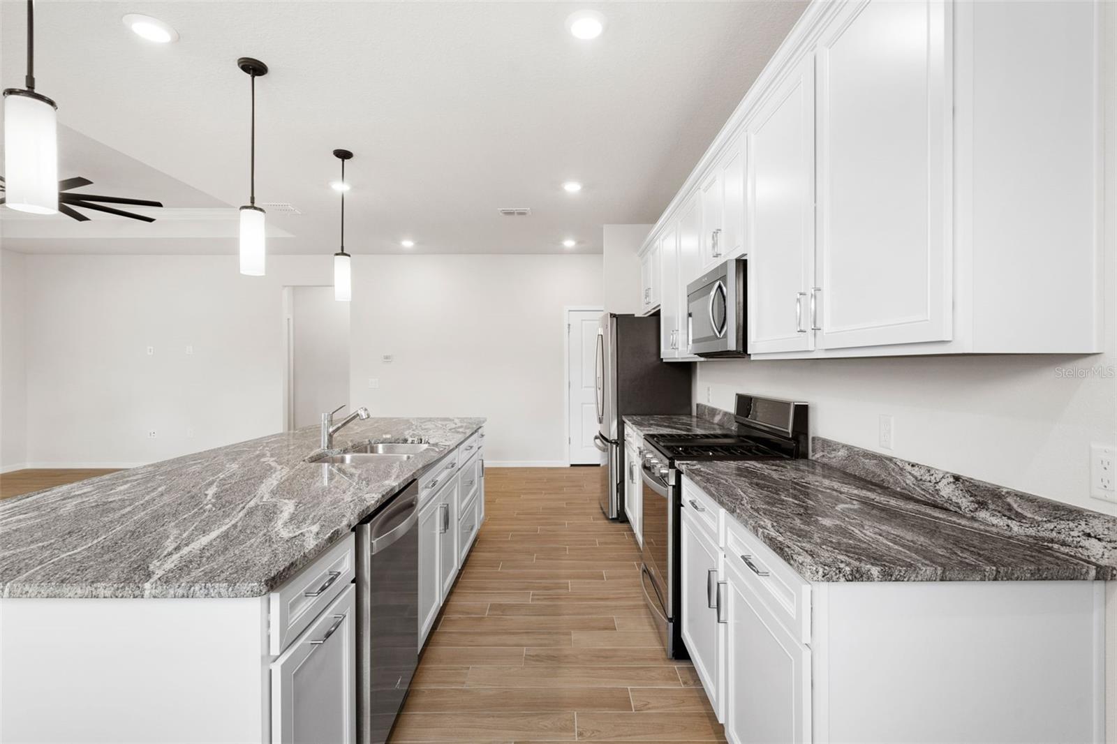 Image 23 of 63 For 13360 Sunny Retreat Lane