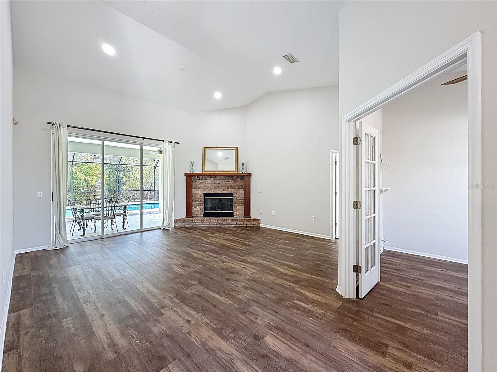 Image 11 of 38 For 10 Zinnias Court