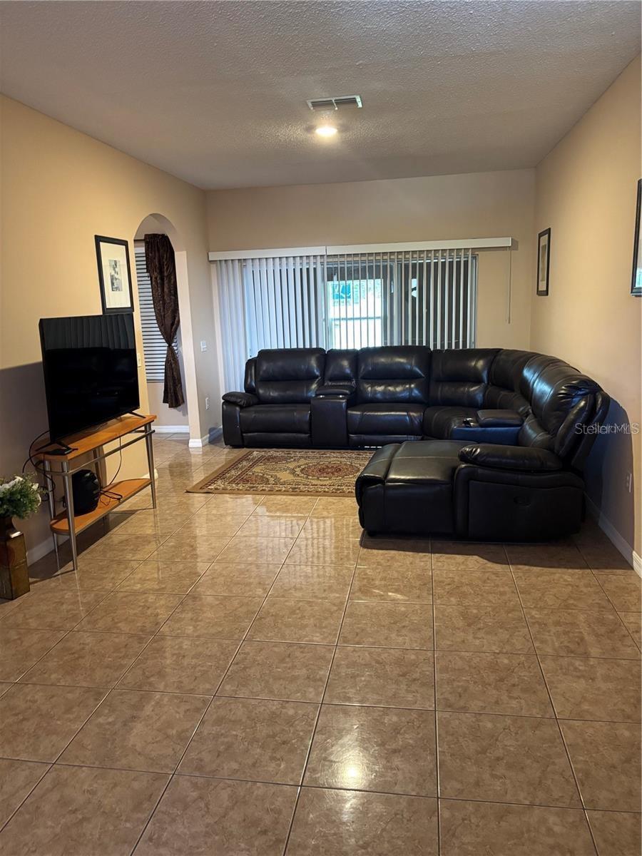 Image 2 of 13 For 468 Acacia Tree Way