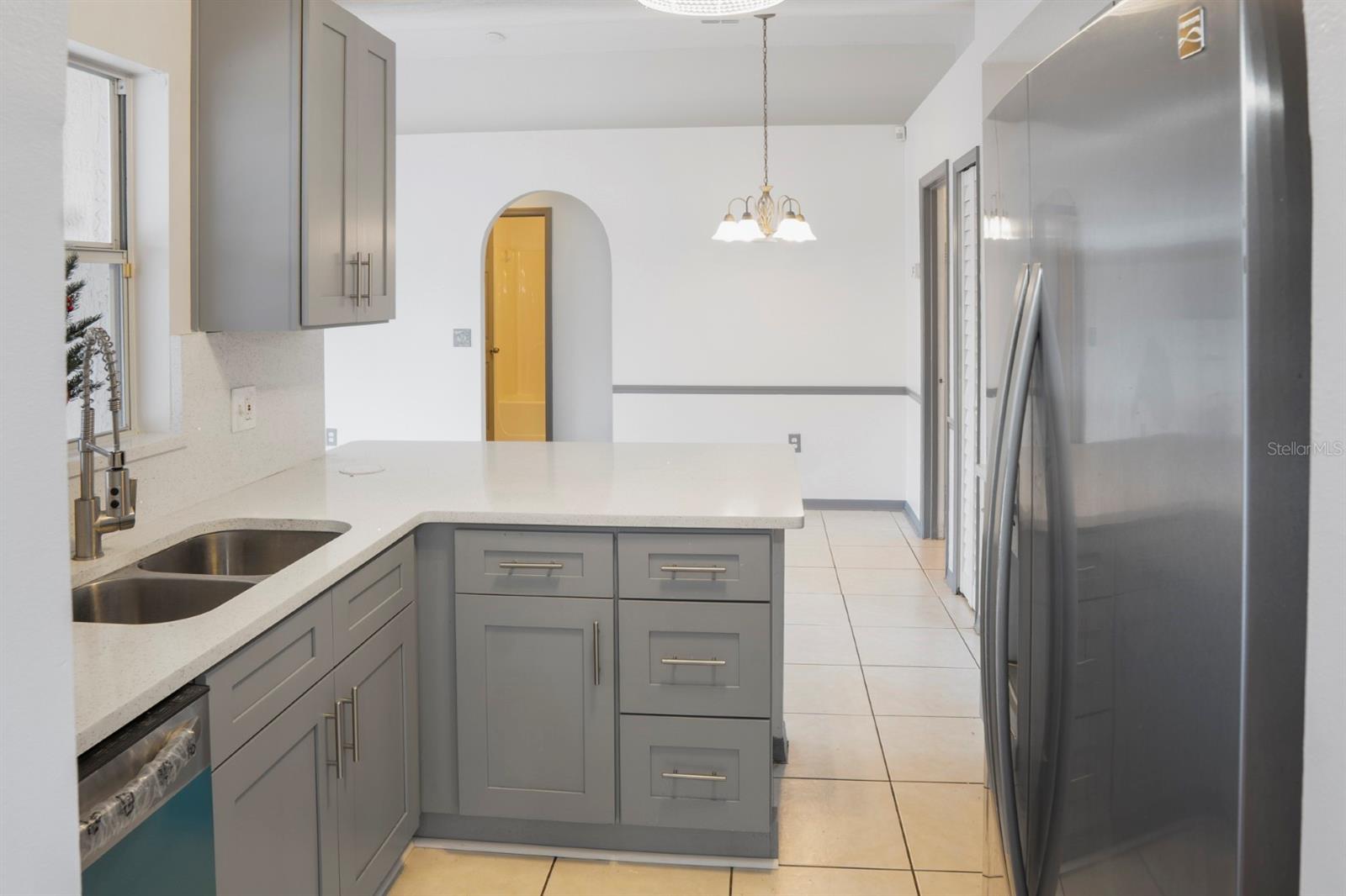 Image 10 of 38 For 2421 Queenswood Circle