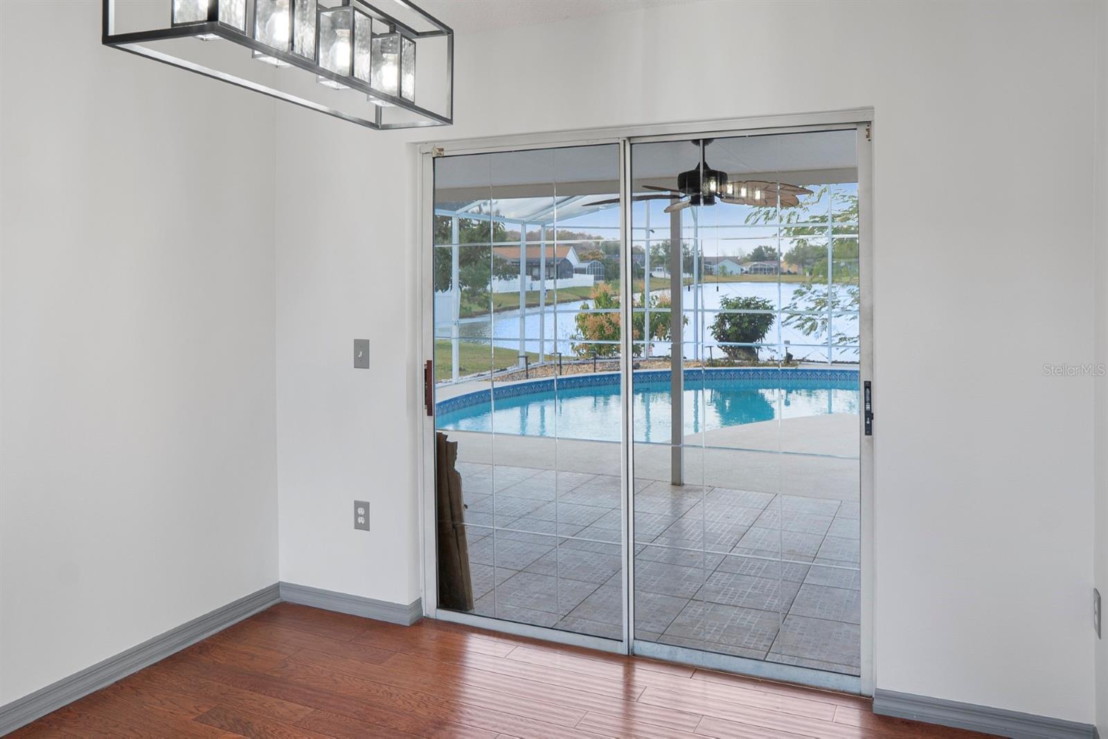 Image 15 of 38 For 2421 Queenswood Circle