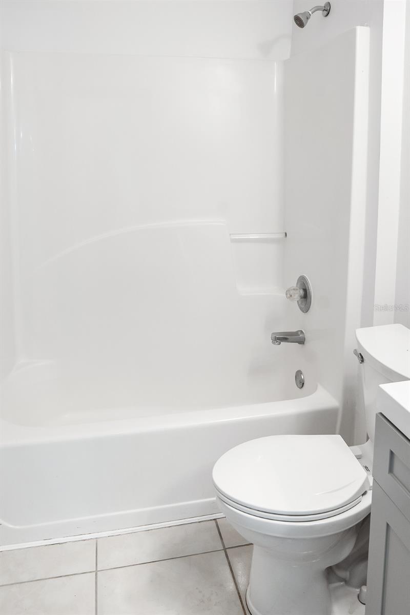 Image 22 of 38 For 2421 Queenswood Circle