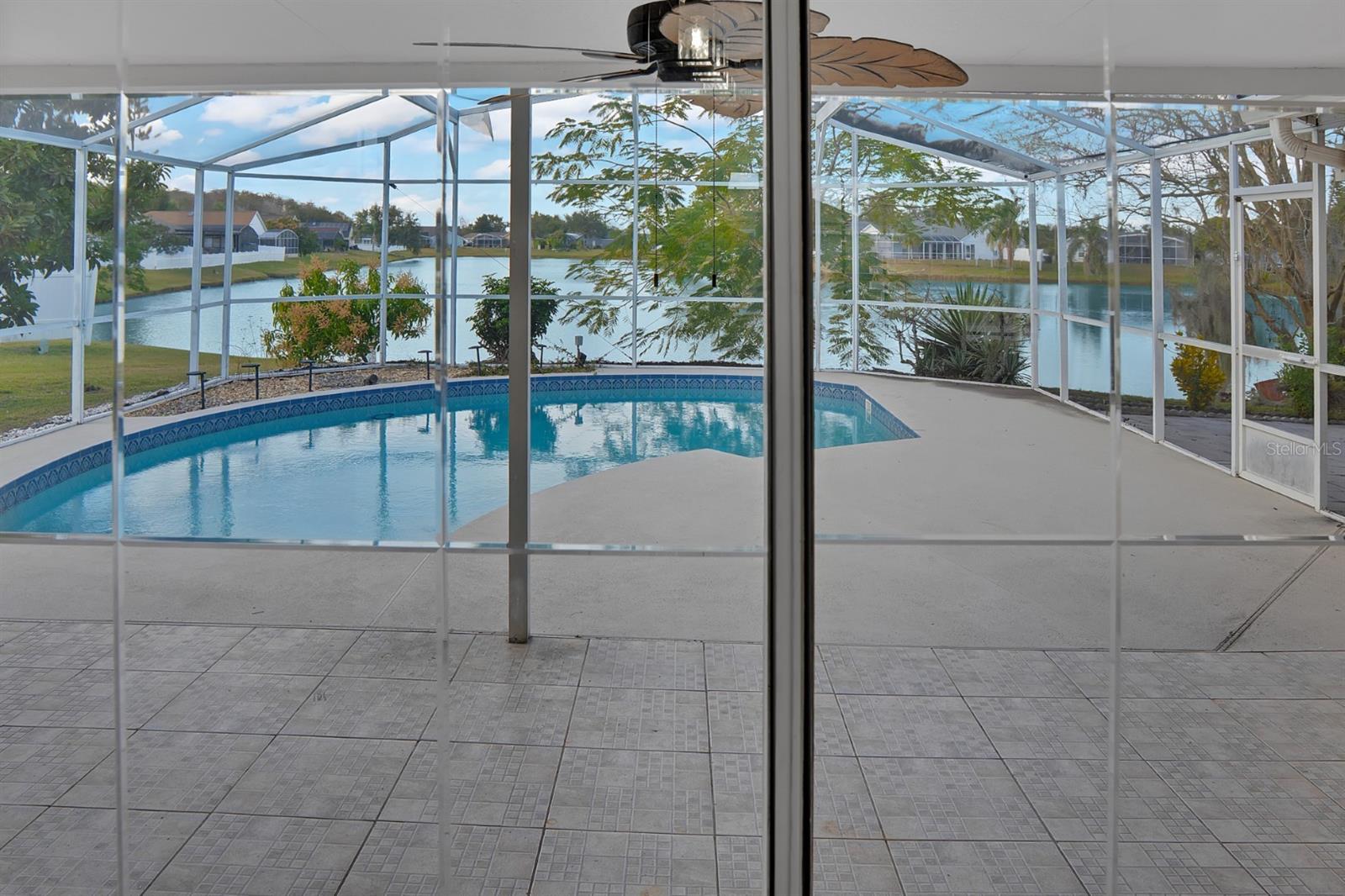 Image 29 of 38 For 2421 Queenswood Circle