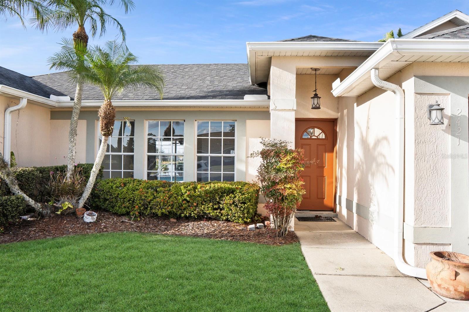 Image 3 of 38 For 2421 Queenswood Circle