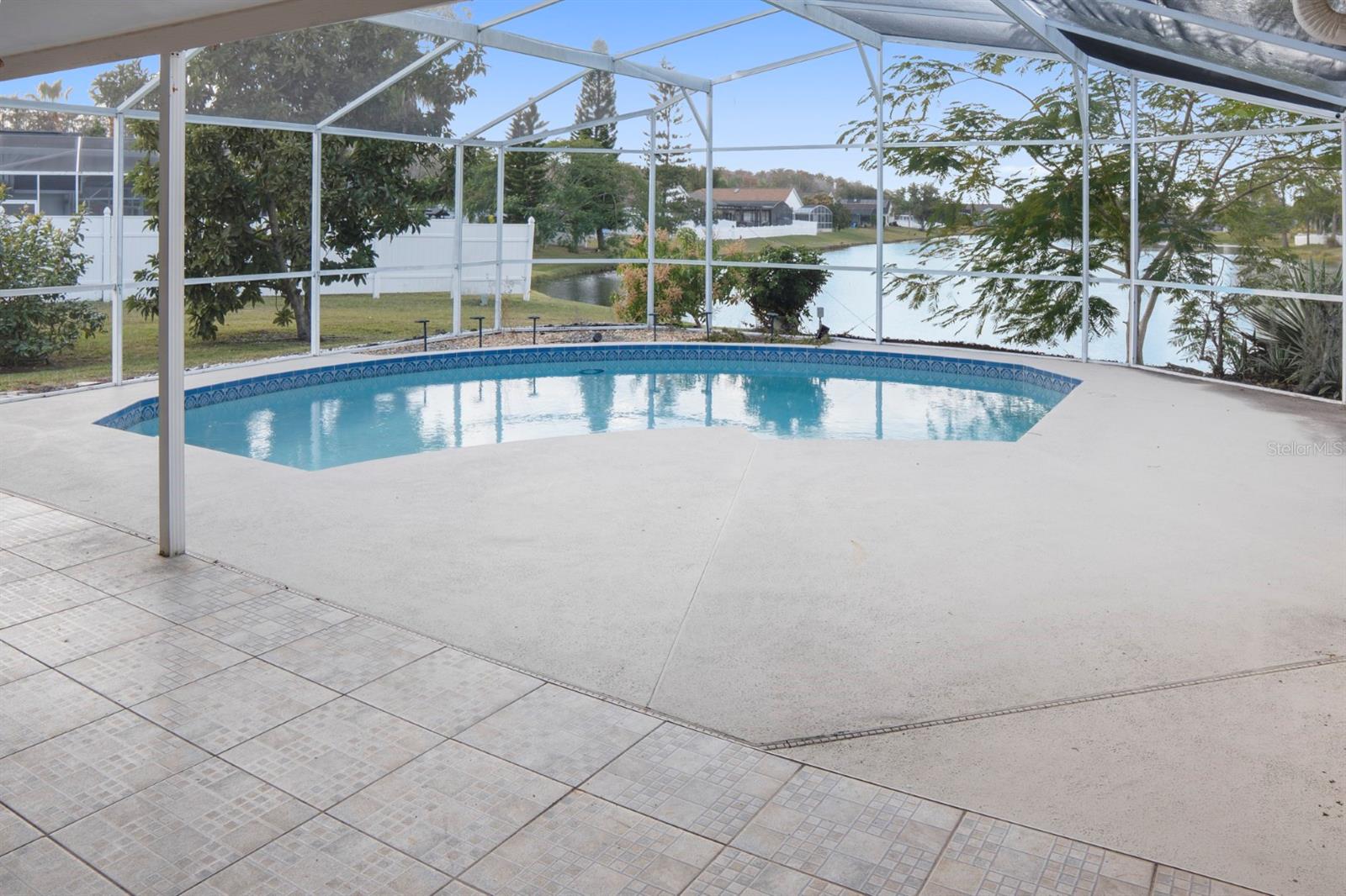 Image 30 of 38 For 2421 Queenswood Circle