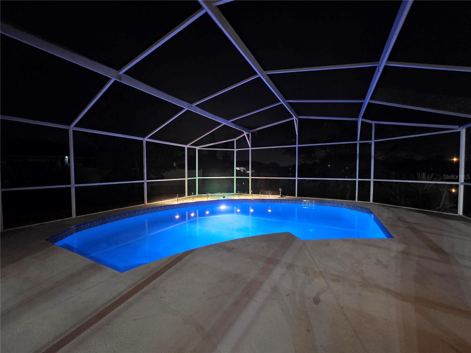 Image 32 of 38 For 2421 Queenswood Circle