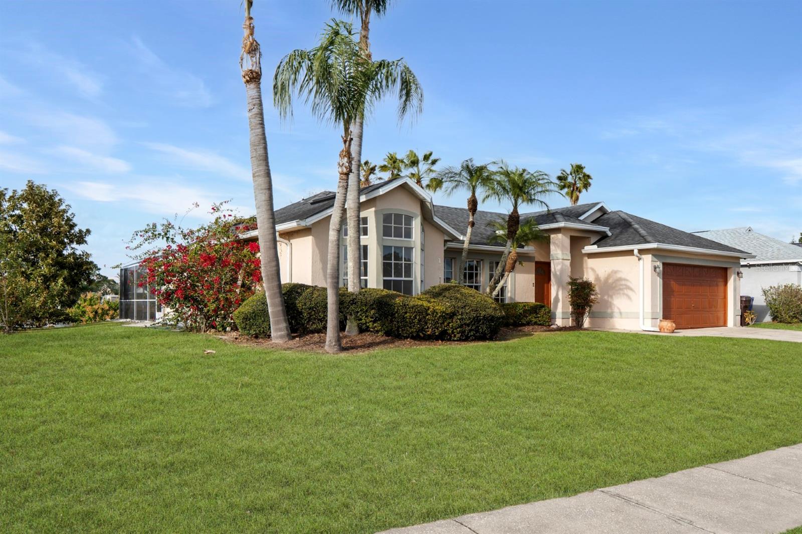 Image 4 of 38 For 2421 Queenswood Circle