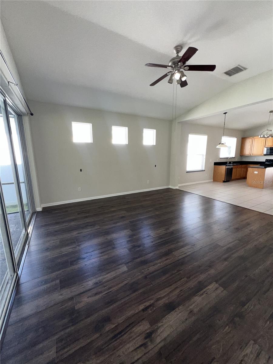 Image 14 of 19 For 8436 Greenbank Boulevard