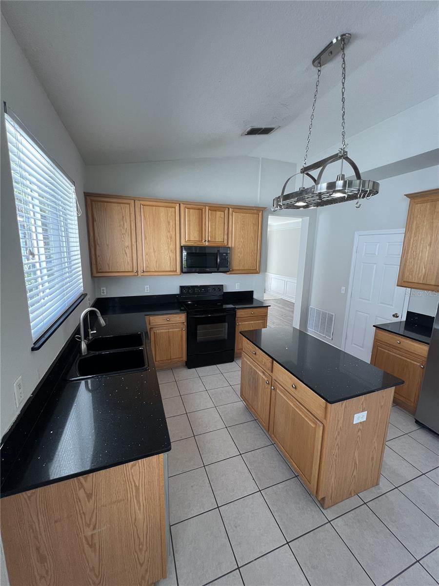 Image 7 of 19 For 8436 Greenbank Boulevard