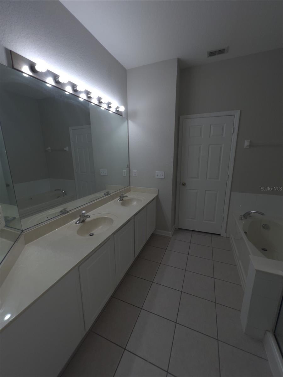 Image 9 of 19 For 8436 Greenbank Boulevard