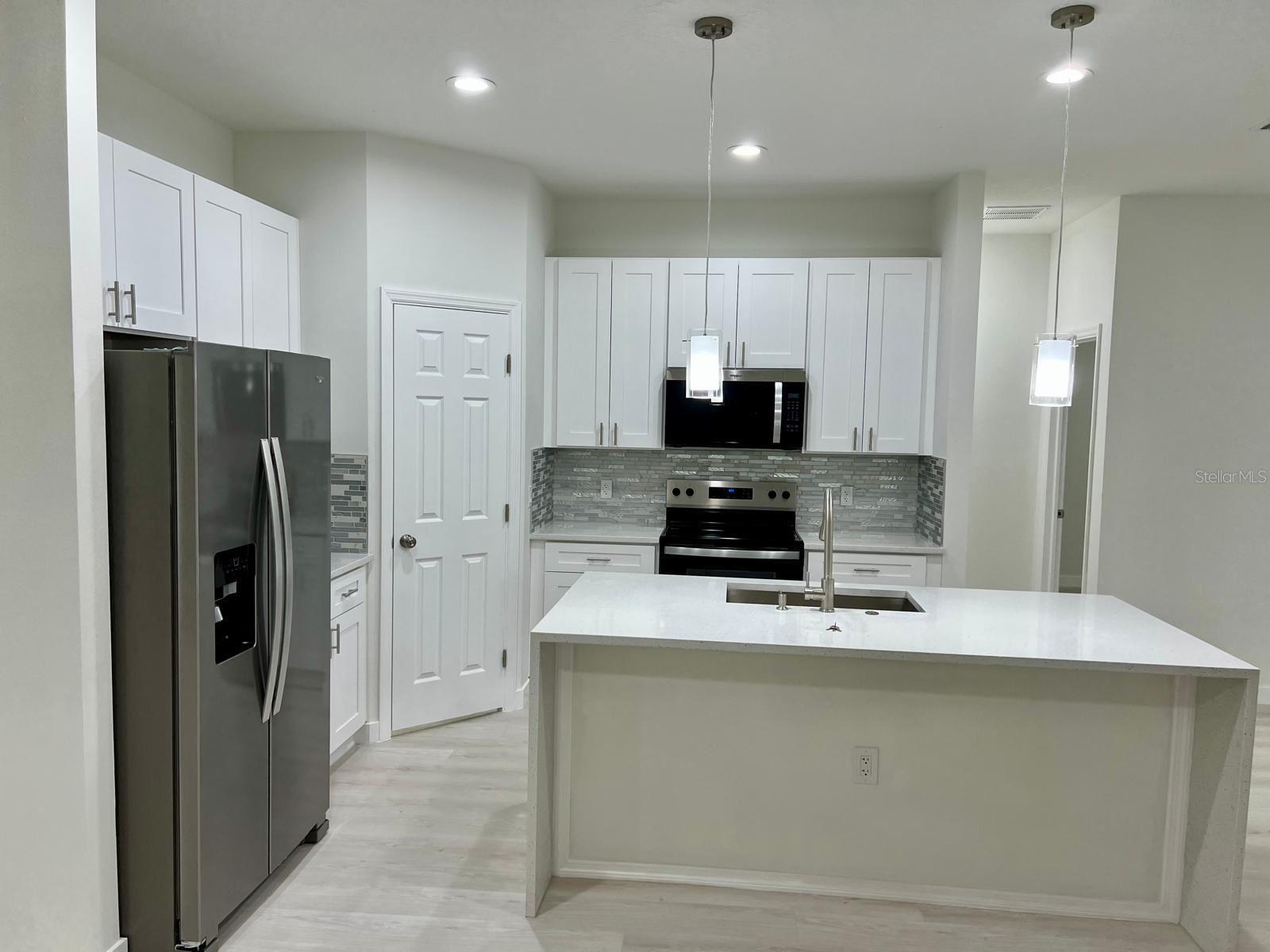 Image 13 of 26 For 691 San Filippo Drive Se