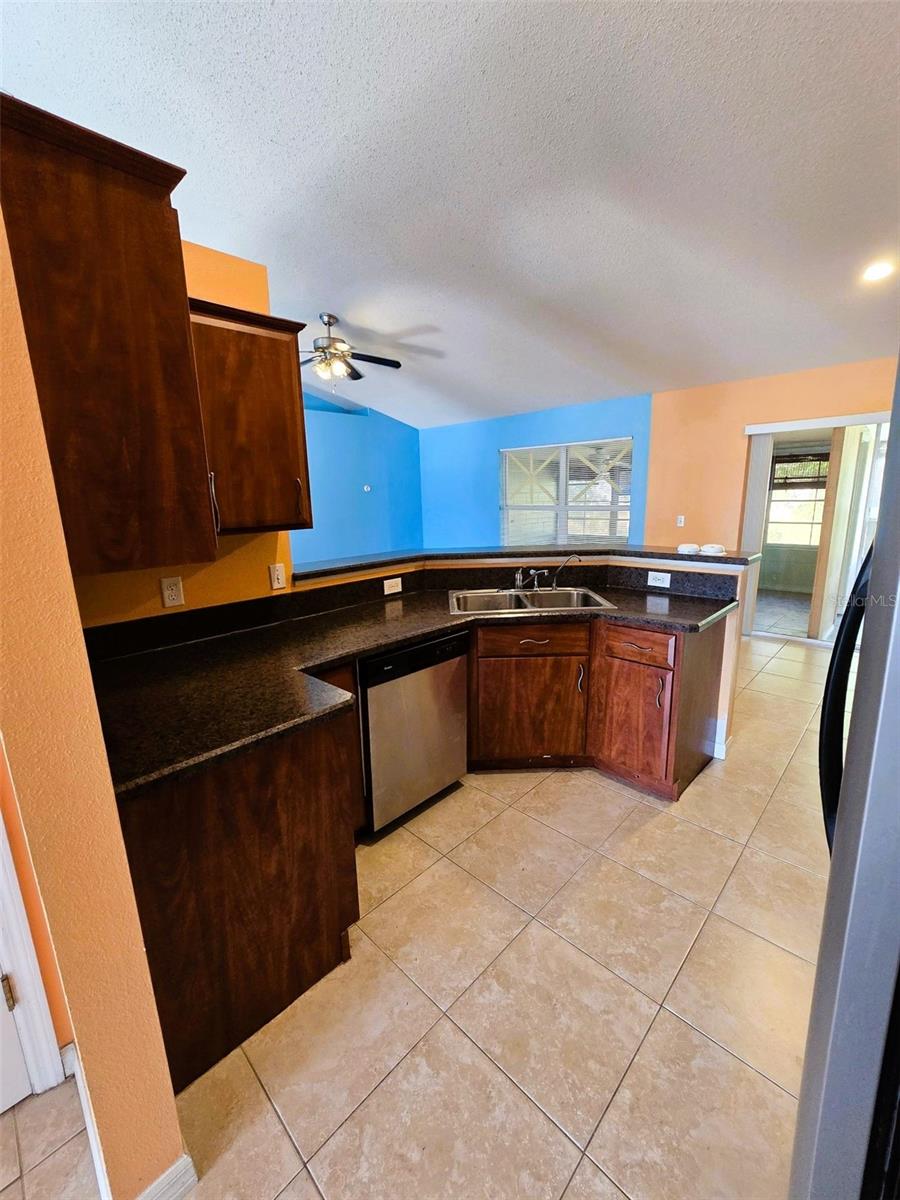 Image 4 of 20 For 214 Chadworth Drive