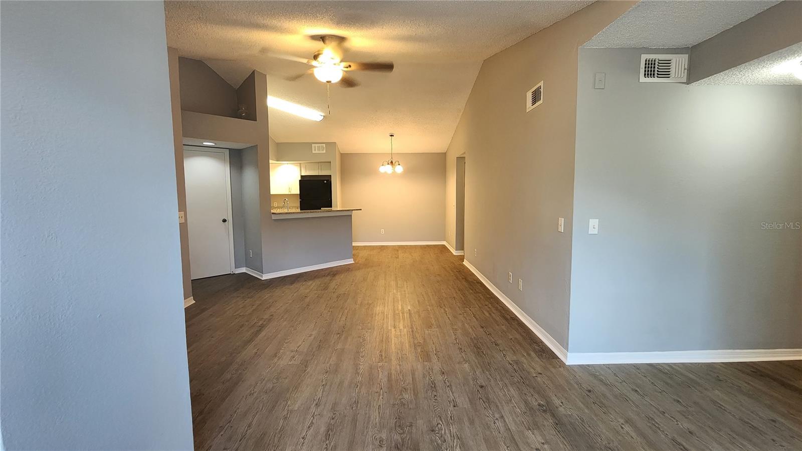 Image 3 of 17 For 4540 Commander Drive 2238