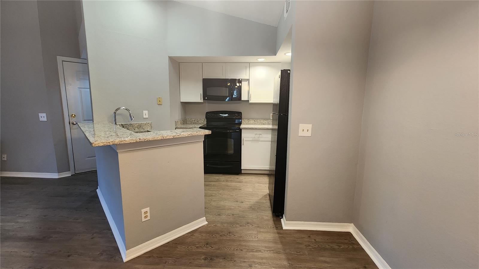 Image 4 of 17 For 4540 Commander Drive 2238