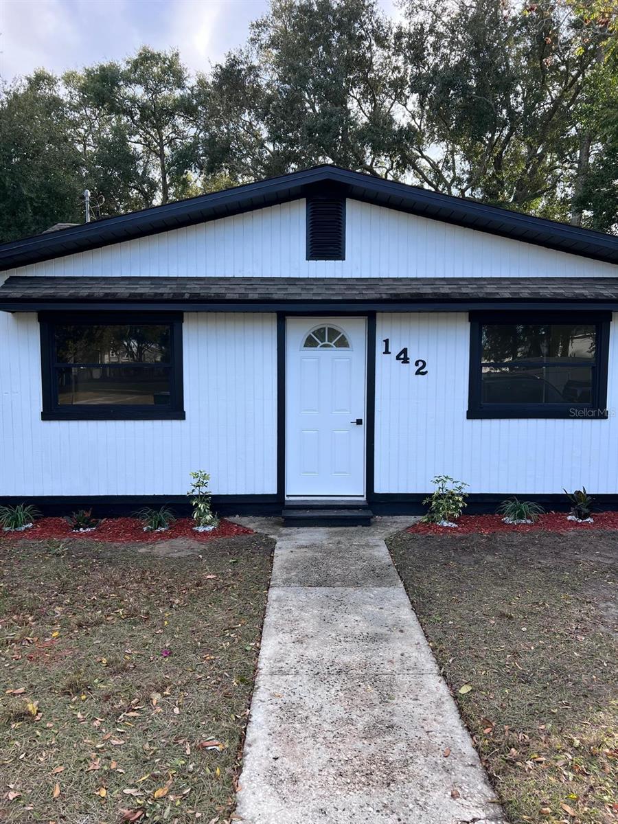 Listing Details for 142 Avenue B Se 142, WINTER HAVEN, FL 33880