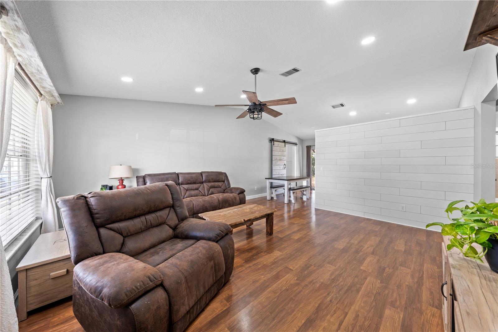 Image 25 of 41 For 1143 Anne Elisa Circle