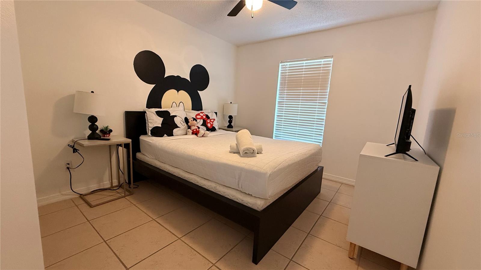 Image 11 of 37 For 605 Rochester Loop