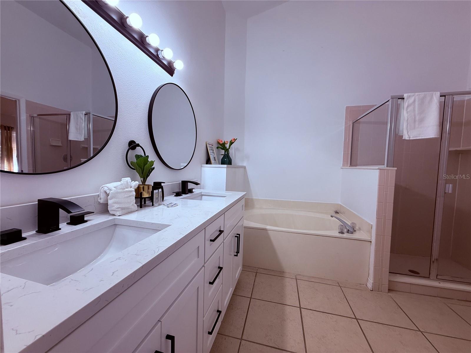 Image 14 of 37 For 605 Rochester Loop