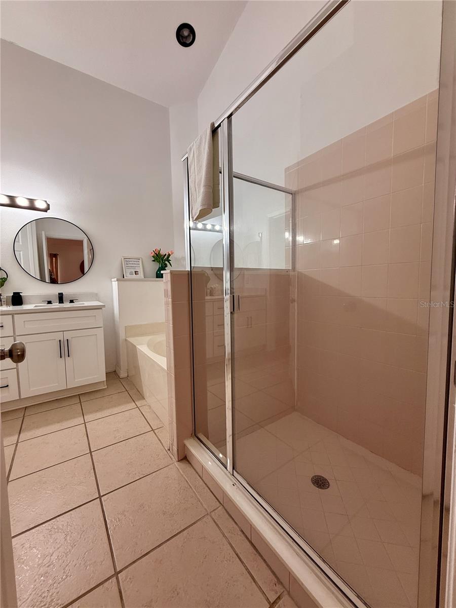 Image 15 of 37 For 605 Rochester Loop