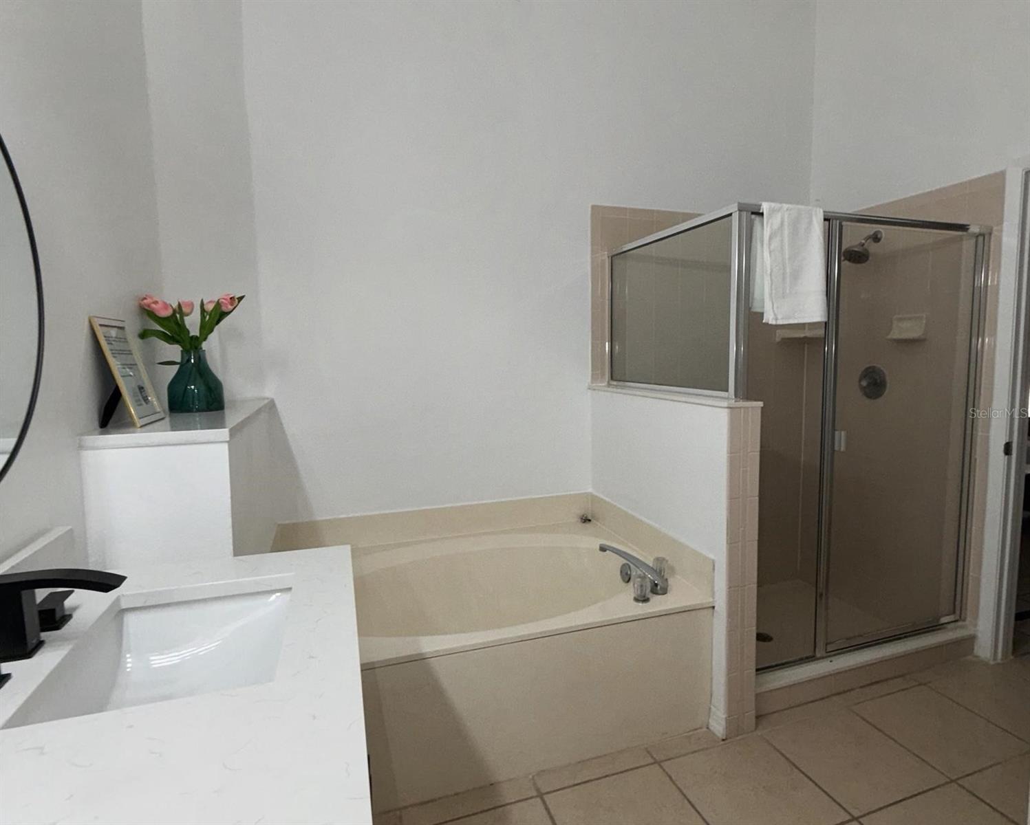 Image 17 of 37 For 605 Rochester Loop