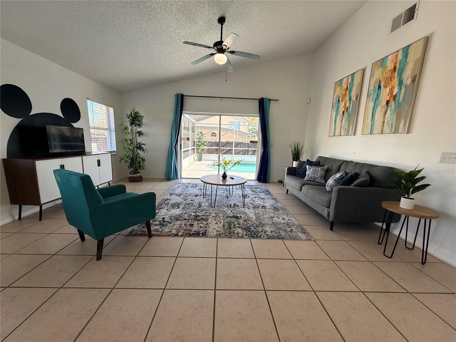 Image 5 of 37 For 605 Rochester Loop