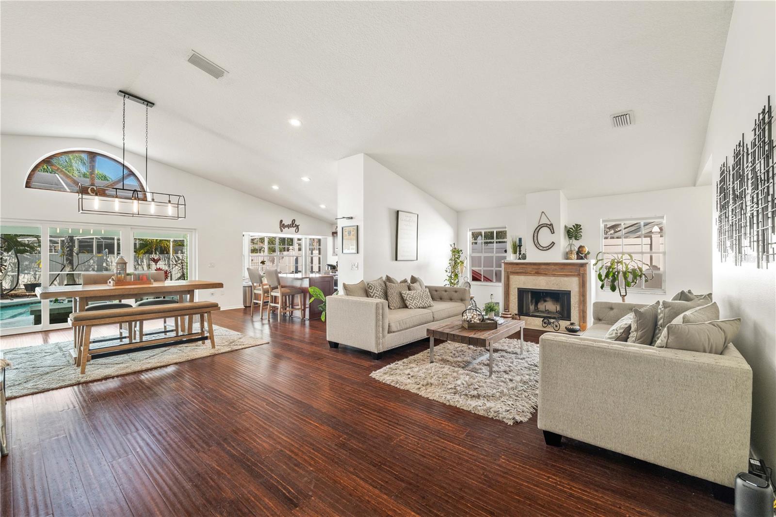 Image 11 of 64 For 5806 Cay Cove Court