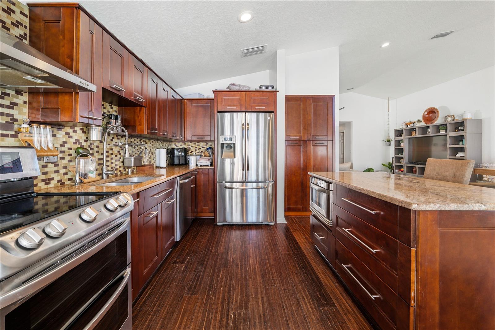 Image 18 of 64 For 5806 Cay Cove Court