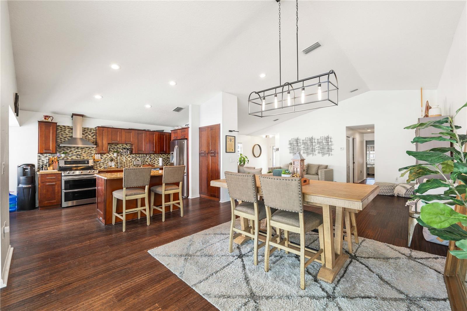 Image 21 of 64 For 5806 Cay Cove Court