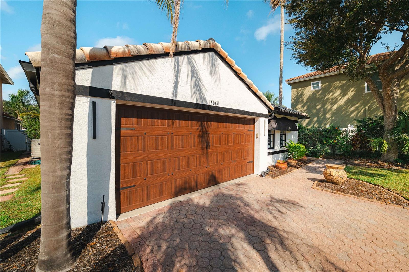 Image 4 of 64 For 5806 Cay Cove Court